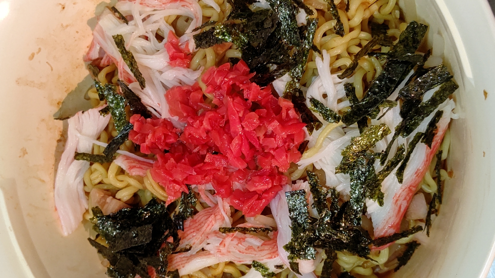 The単身メシ❗️冷凍食材でチンして作る蒸しそば