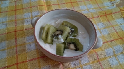 こんにちは♪
豆腐を混ぜるとヨーグルトがとてもまろやかになって食べやすいですね♪美容に良さそう♥朝食にとっても美味しかったです♪ごちそうさまでした(^_^)