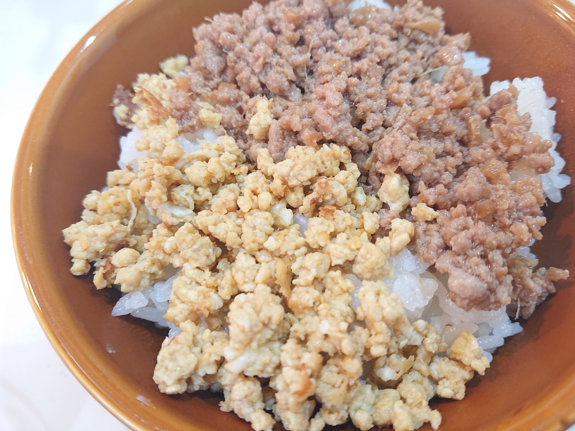 鶏じゃないよ、豚そぼろ丼