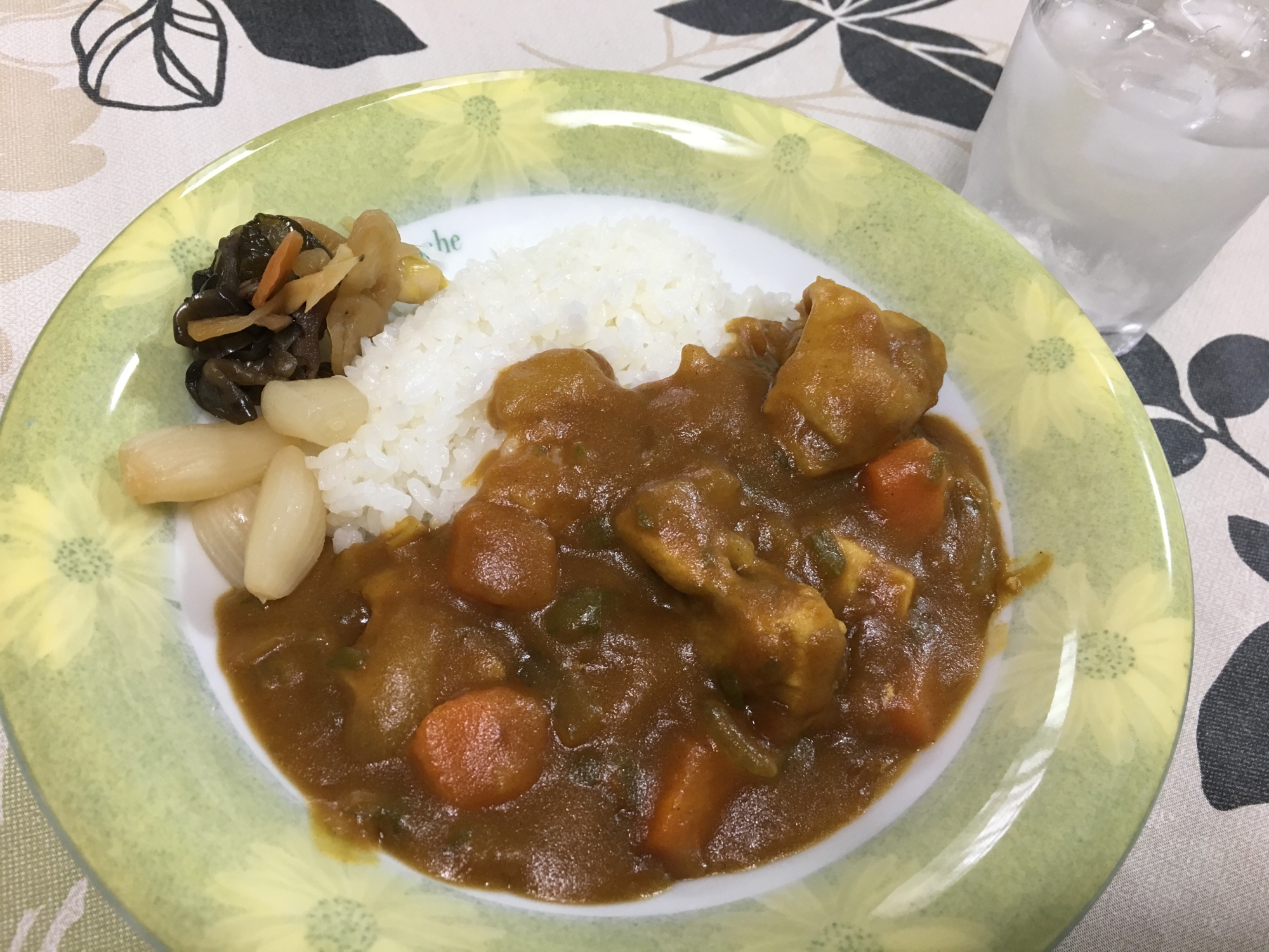 ピーマン入りでも子どもも大好き♡チキンカレー