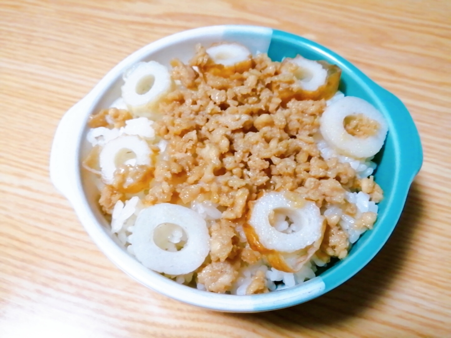 ちくわと鶏そぼろの丼