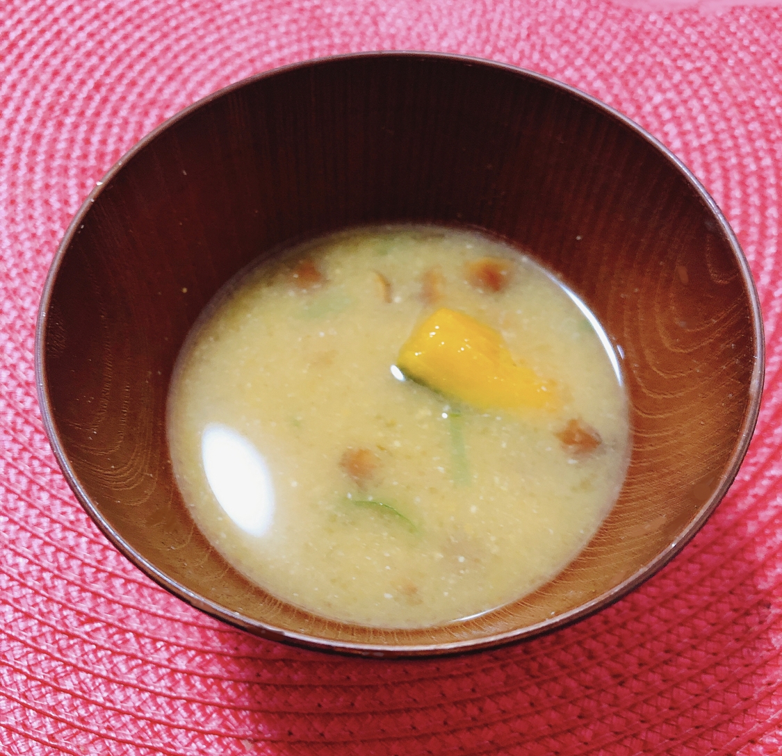 かぼちゃなめこ味噌汁