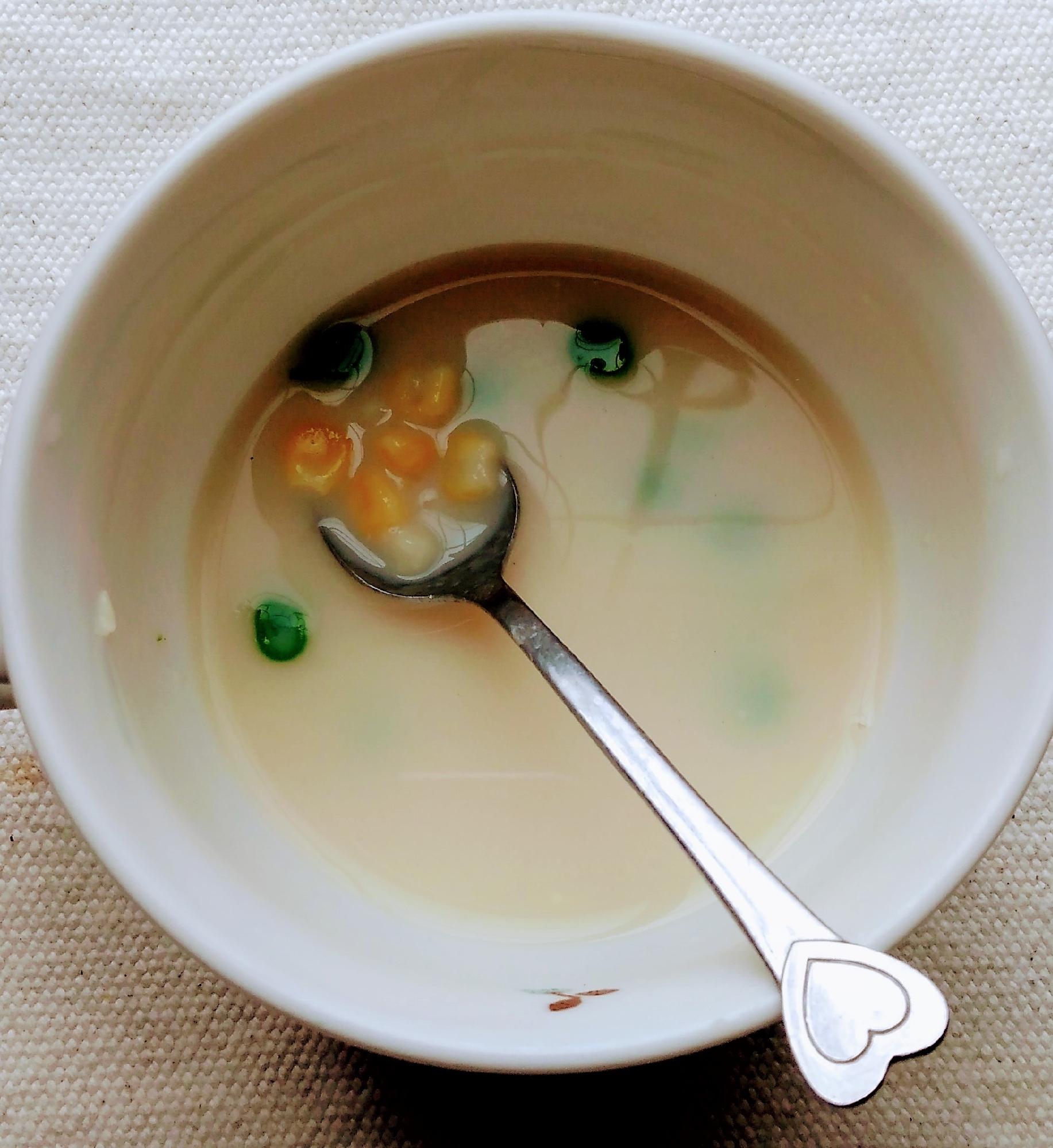 グリーンピースとコーンの豆乳スープ