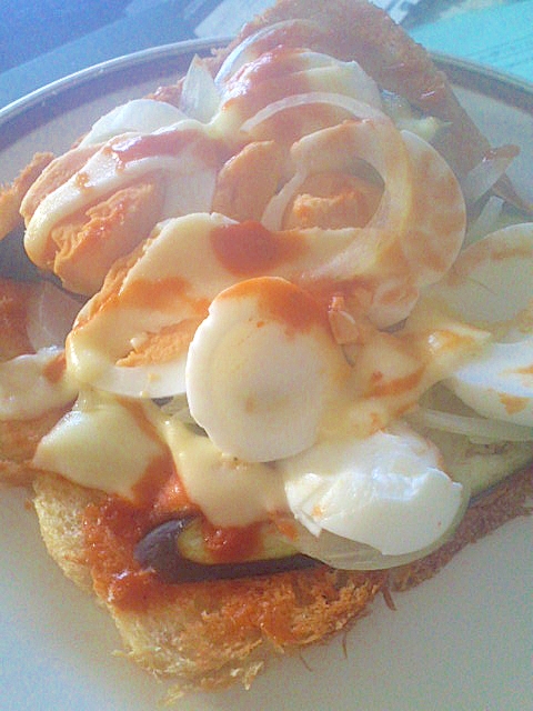 朝ごはんに♪なす＆オニオンのエッグトースト