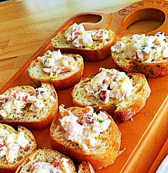 ワインのおつまみに!ホッキ貝サラダで。