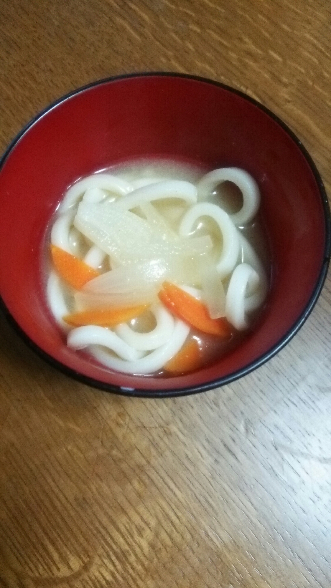 玉ねぎと人参の鶏ガラ味噌うどん