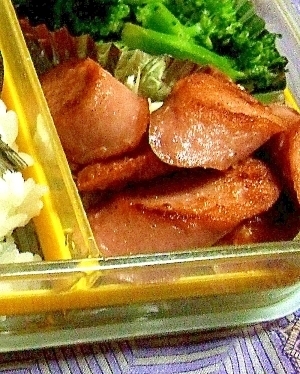焼いた魚肉ソーセージおいしい♡♥
飽きのこないシンプルレシピ感謝です（*^^*）