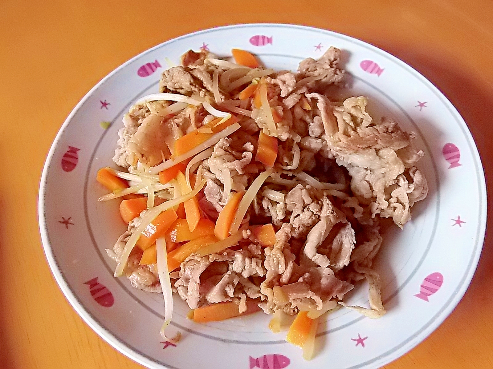 もやしと豚肉のカレー醤油炒め