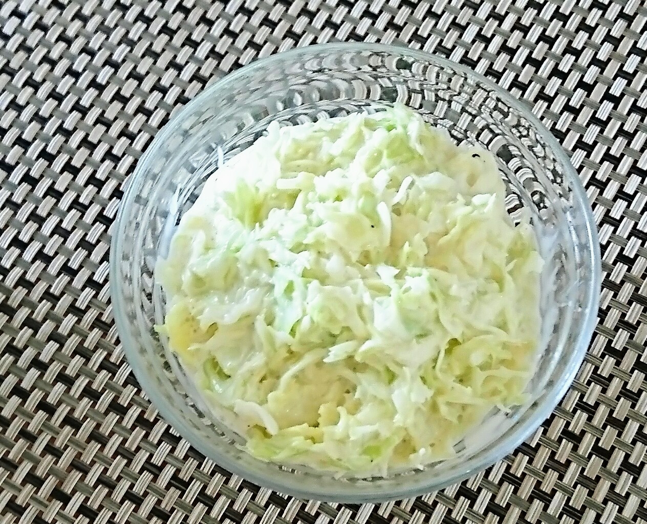 ヨーグルトとマヨで 簡単！ キャベツのコールスロー