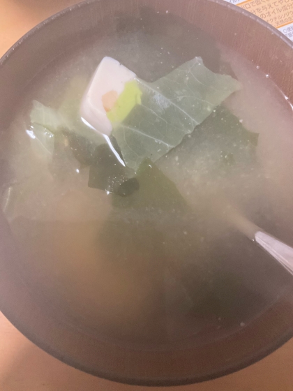 キャベツと豆腐の中華スープ