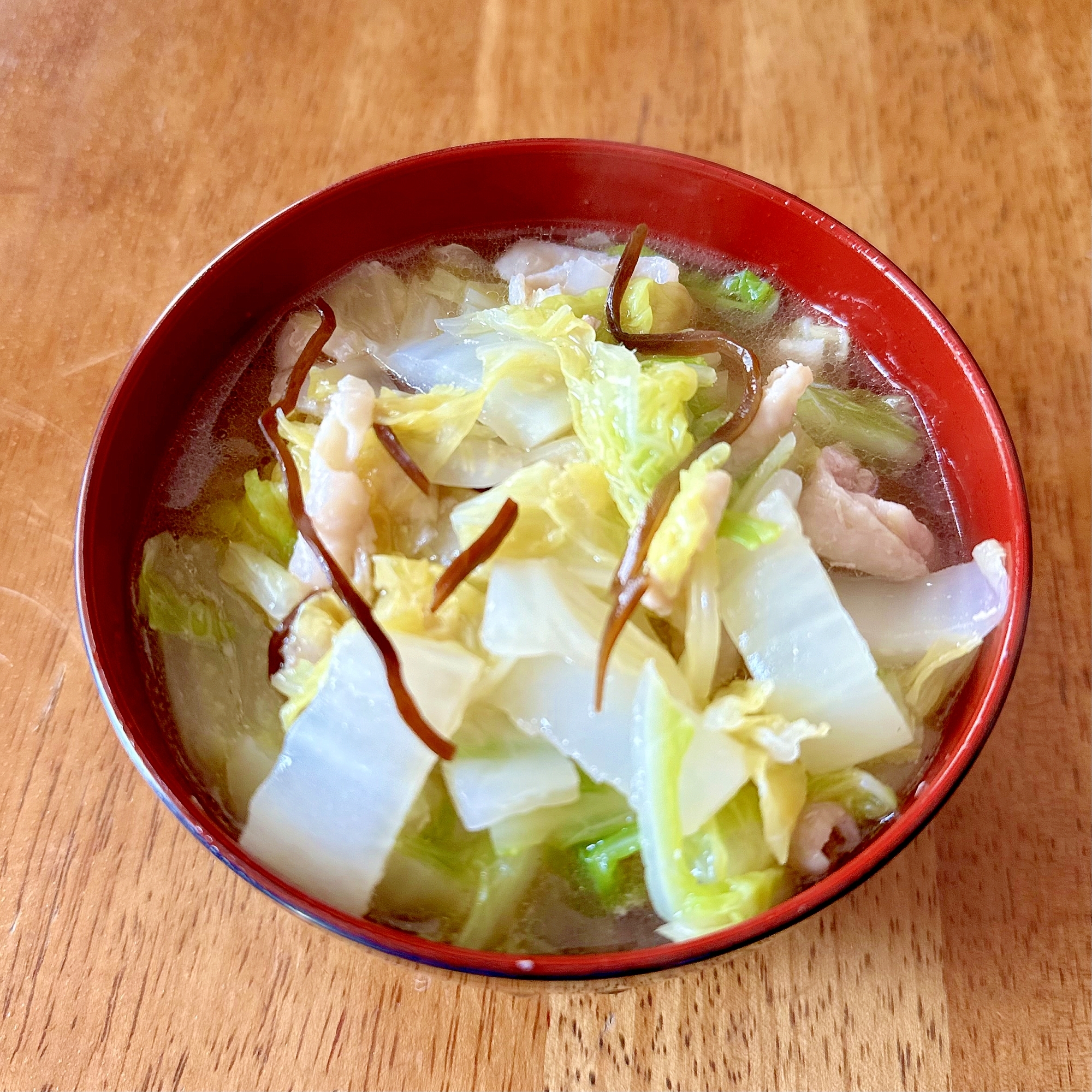 鶏皮と白菜の塩昆布スープ