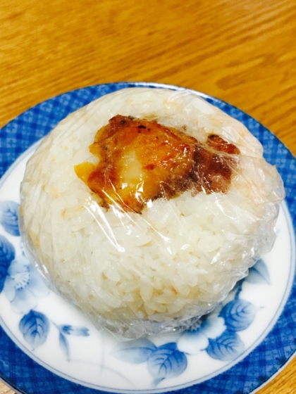 市販のからあげでおかか風味おにぎり