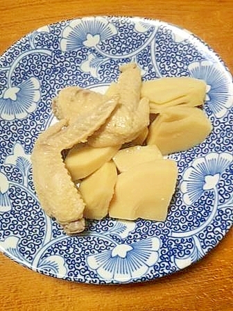 筍と鶏手羽先の　ほっこり煮物