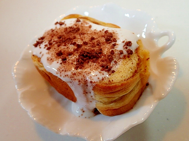 ヨーグルトとチョコクランチの生ロールケーキ