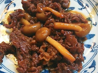 簡単！牛肉としめじの甘辛炒め煮