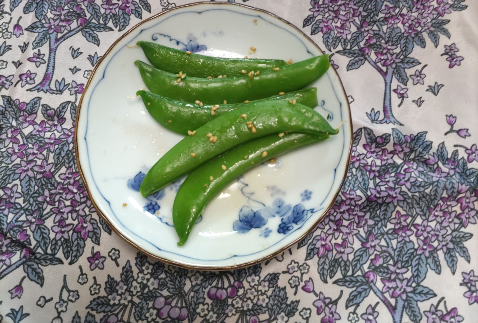 スナップえんどうのごま和え