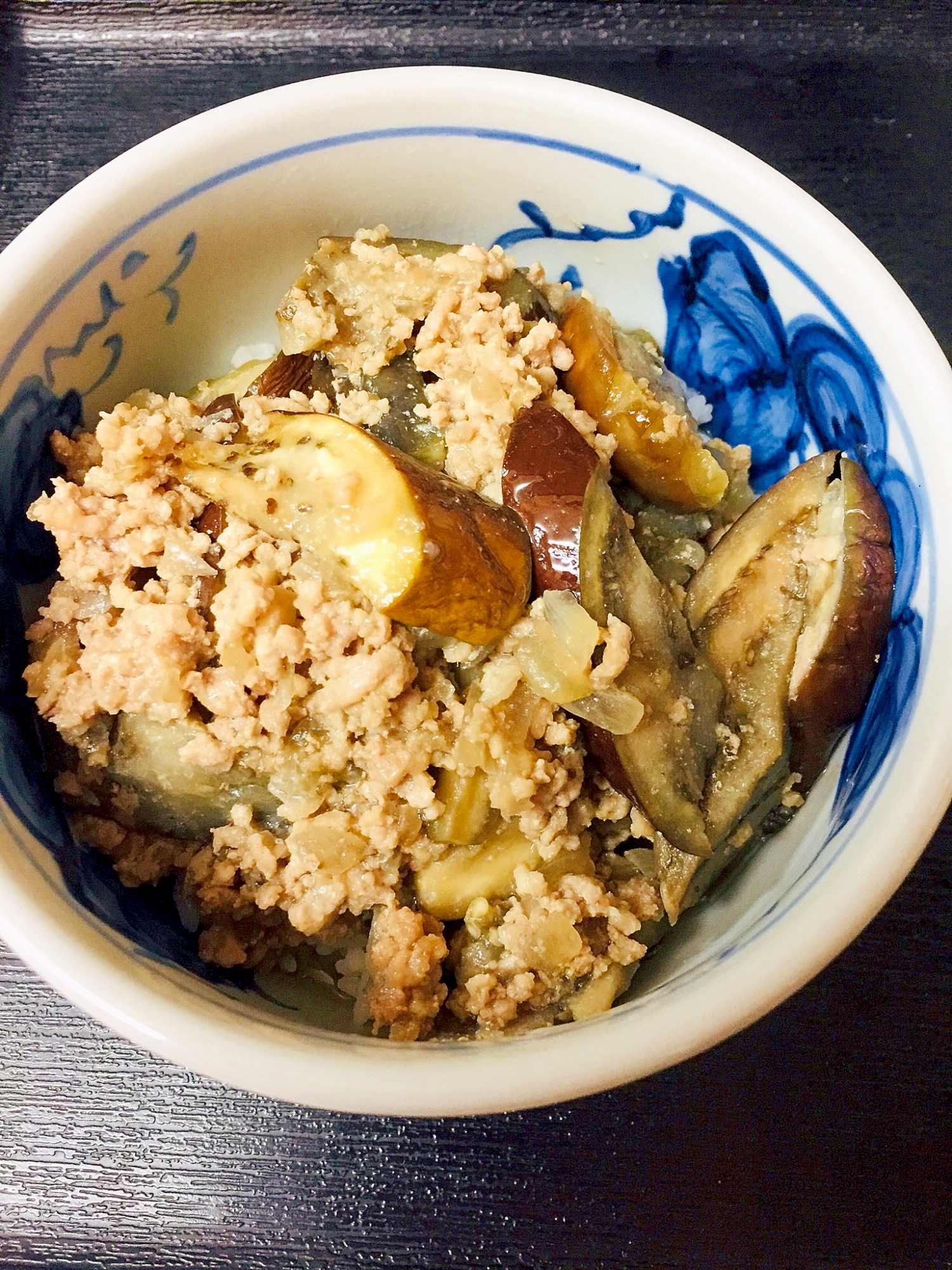 ナスとそぼろの味噌炒め丼