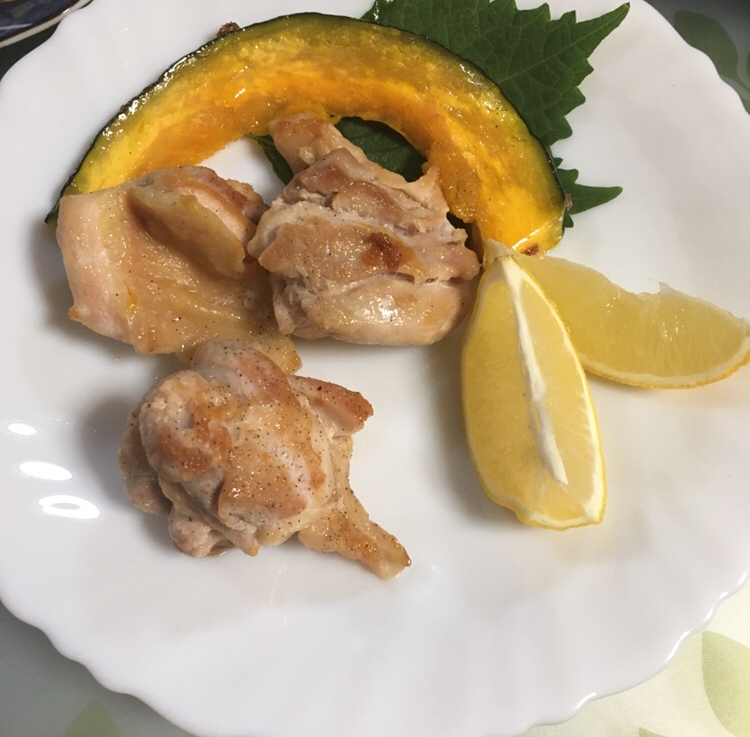 鳥もも肉の塩こしょう焼き