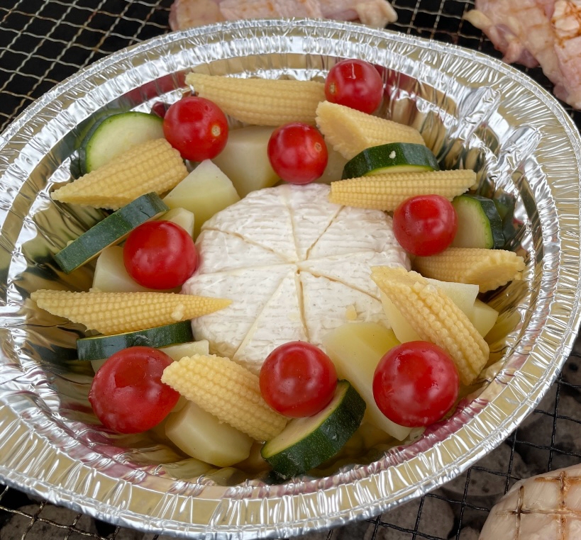 見栄えも食べ応えも抜群！キャンプ飯アヒージョ
