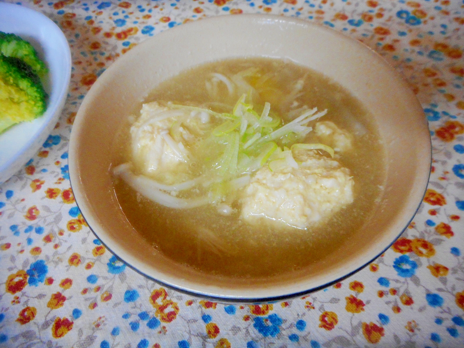大根と鶏団子の味噌スープ