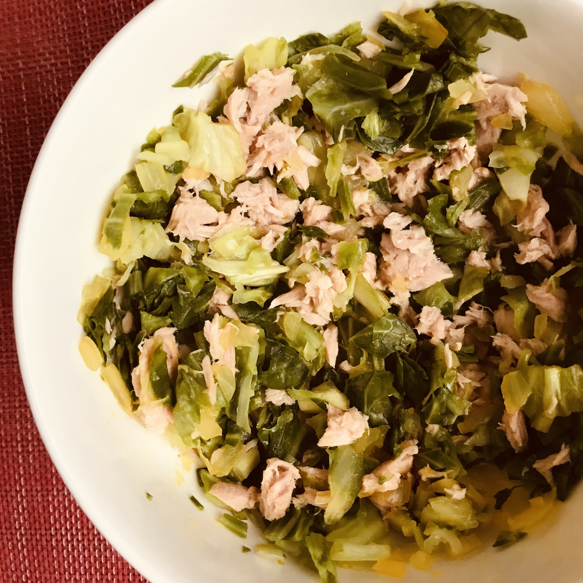 キャベツ外葉とツナの和風サラダ*うどんスープ味