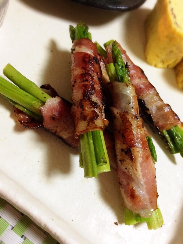 春に美味しいアスパラベーコン巻 レシピ 作り方 By 食いしん坊ともりん 楽天レシピ