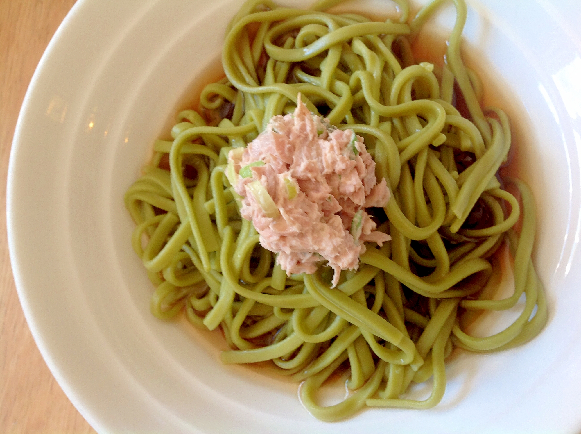 ツナマヨ冷やし抹茶うどん