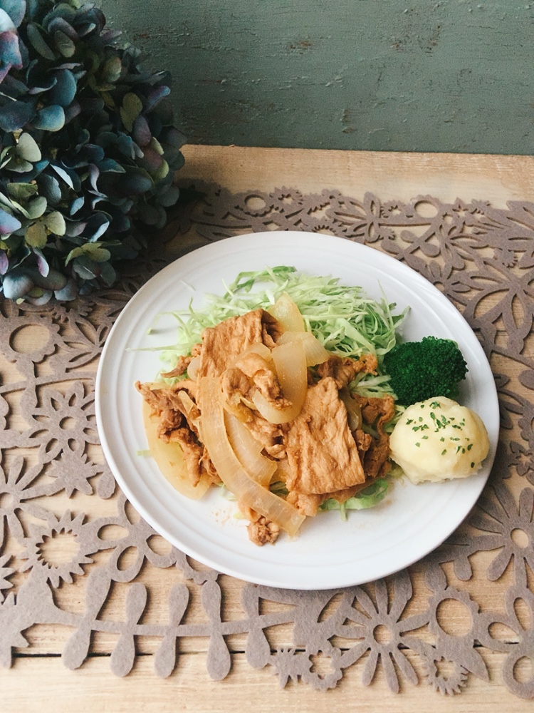 豚コマ肉バーベキュー味の電子レンジ蒸し✧