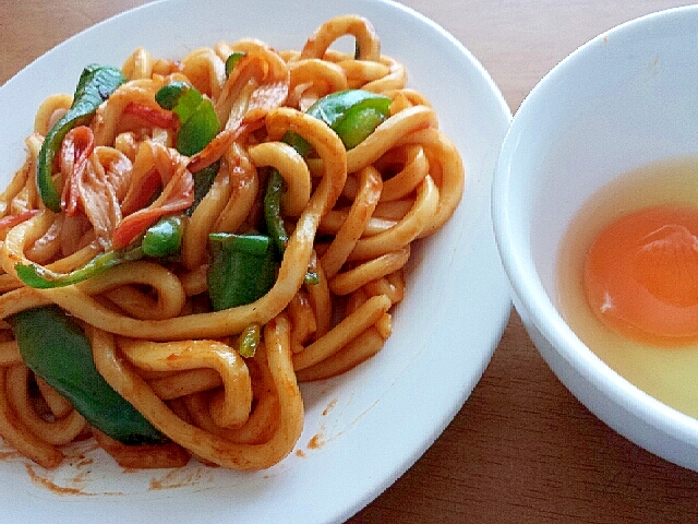 卵をつけて❤かにかま＆ピーマンナポリタンうどん