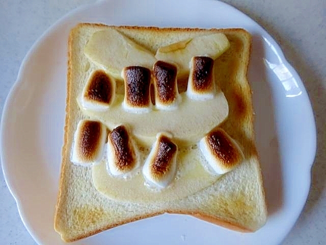 簡単♪食パンで♪マシュマロりんごパン