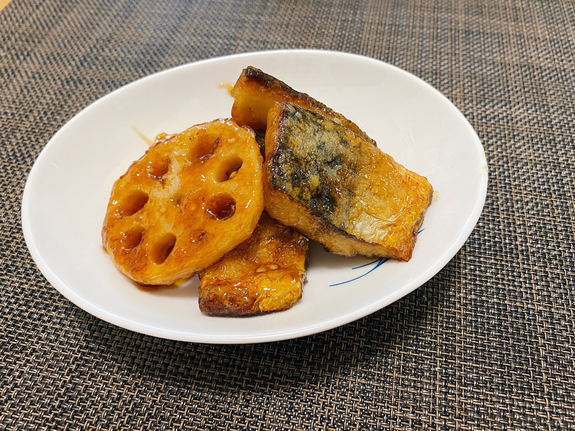 揚げ焼きで簡単!サバの竜田揚げ 甘酢だれ