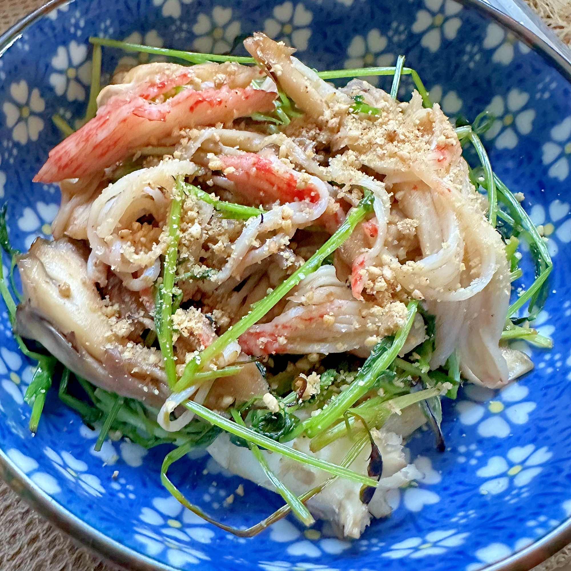 豆苗とカニカマのごま和え⚘⠜*+