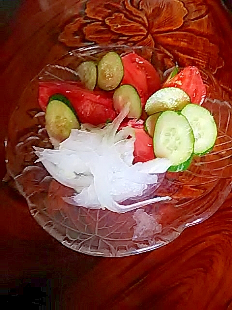 新玉ねぎトマト胡瓜サラダ