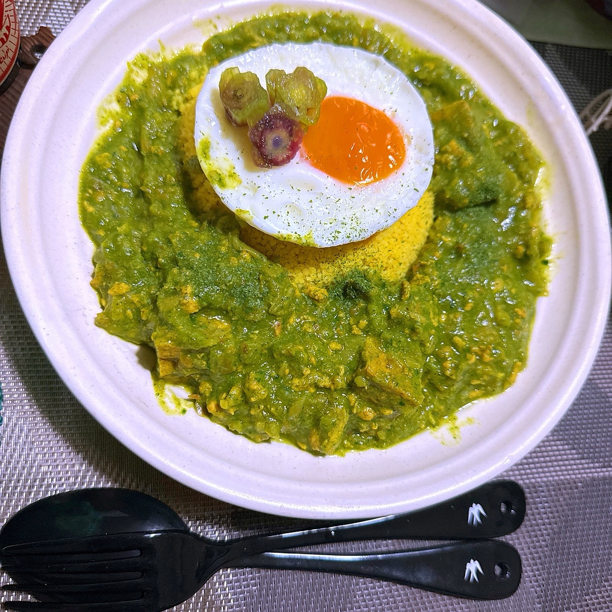 鶏ささみと厚揚げのサグパニール風キーマカレー