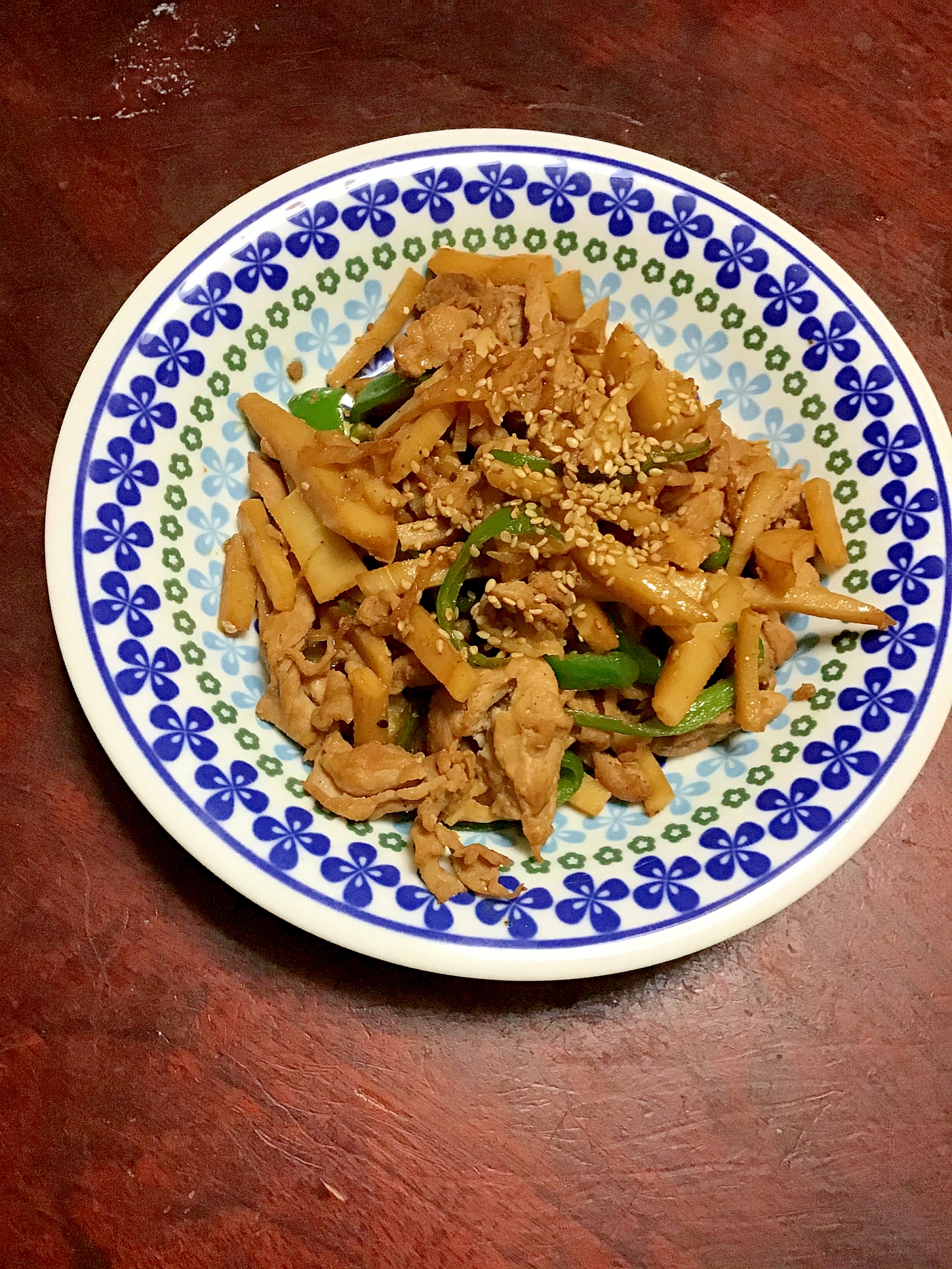 粕漬風豚肉のチンジャオロースー風（焼き肉のタレ味）