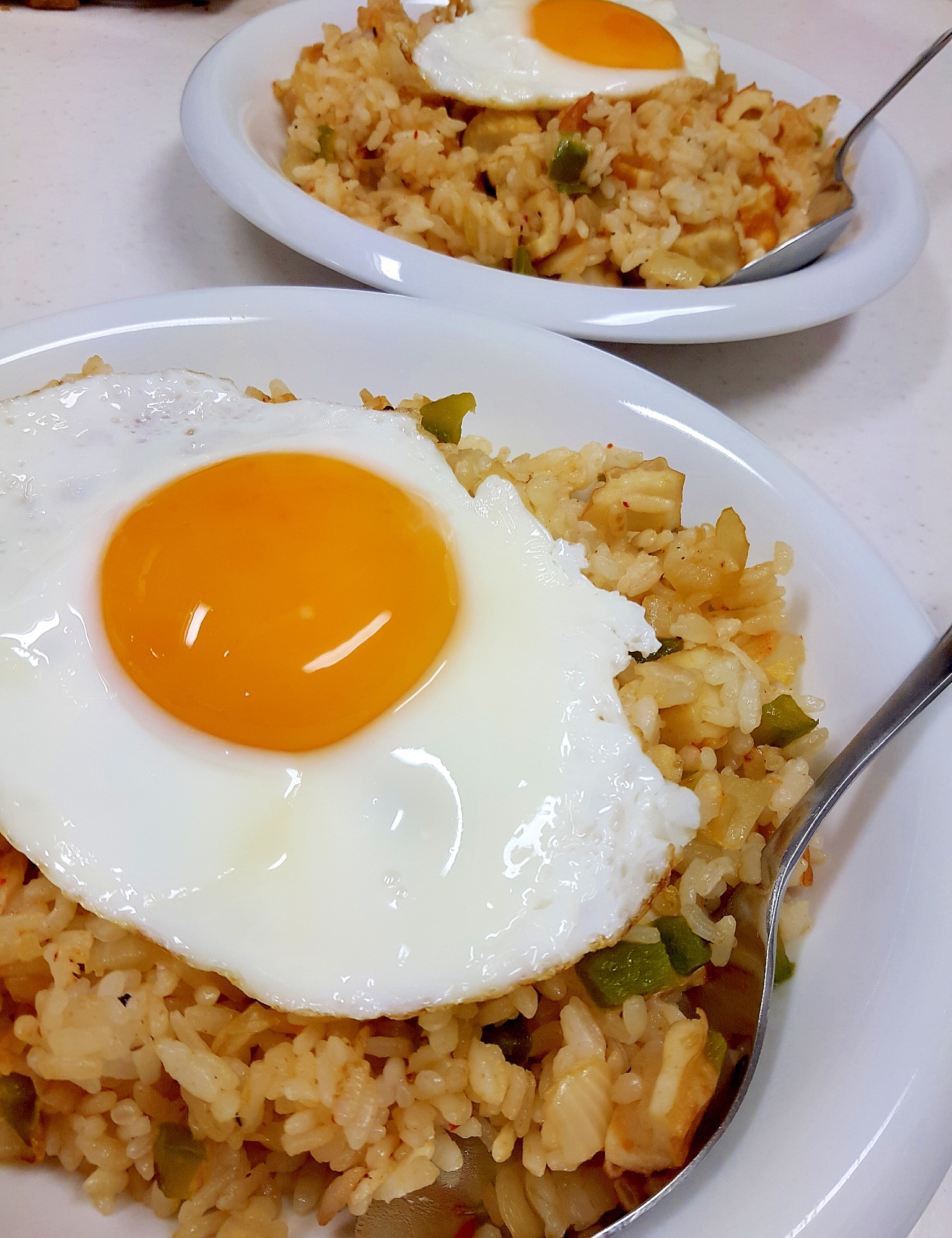 簡単！ちくわとキムチの炒飯(^^)目玉焼きのせ♪