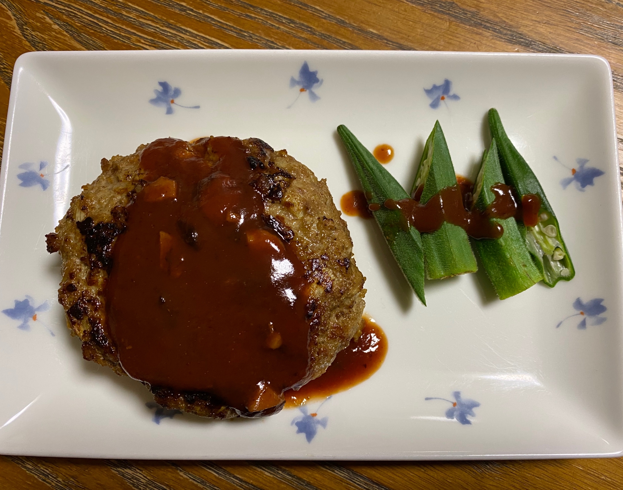 コリコリ食感が美味しい！たけのこ入りハンバーグ