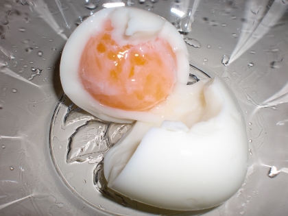 本当に簡単に茹で卵が出来て嬉しいです。半熟も時間調整すれば出来ますし、殻が簡単に剥けるのも有難い。凄い発見ですね。
