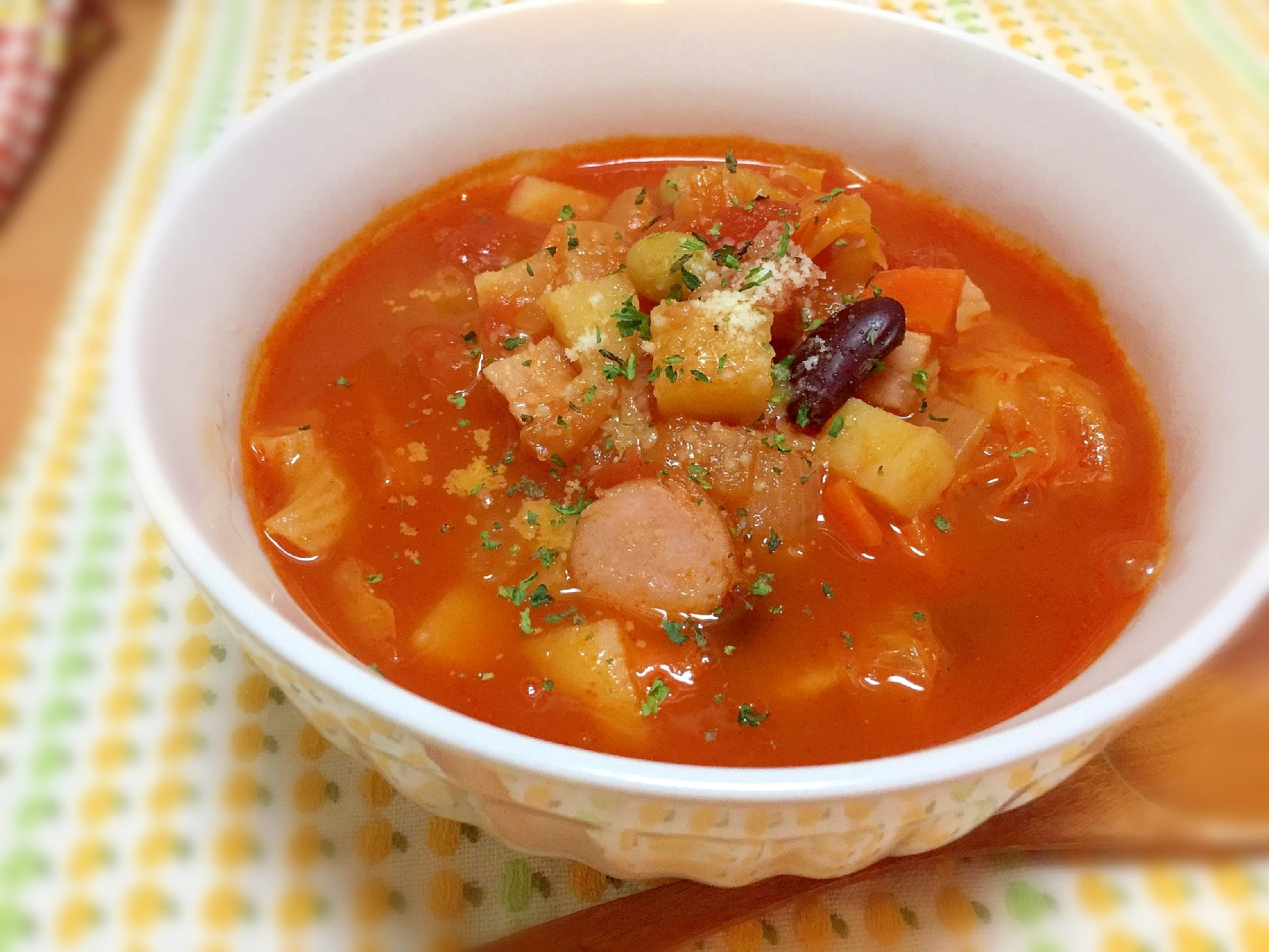 野菜たっぷり♡トマト缶でミネストローネ