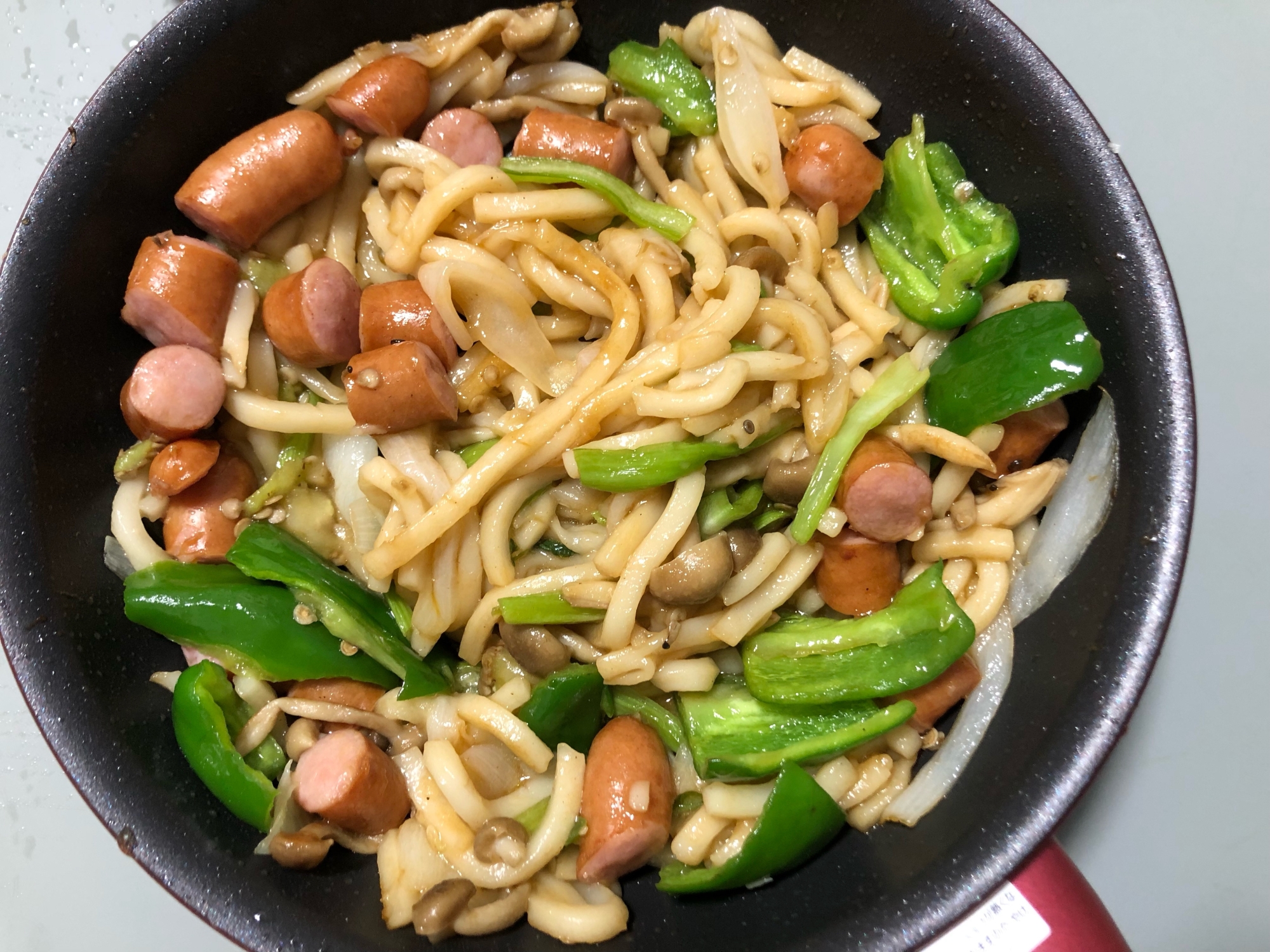 残り物の野菜と冷凍うどんで簡単！焼きうどん