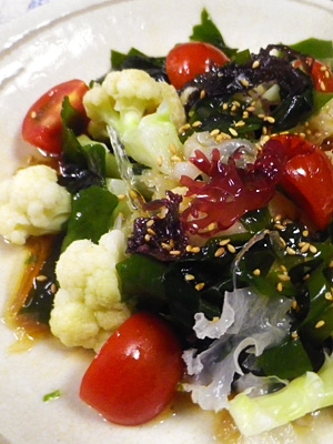 ミックス海藻トマトカリフラワーの簡単サラダ