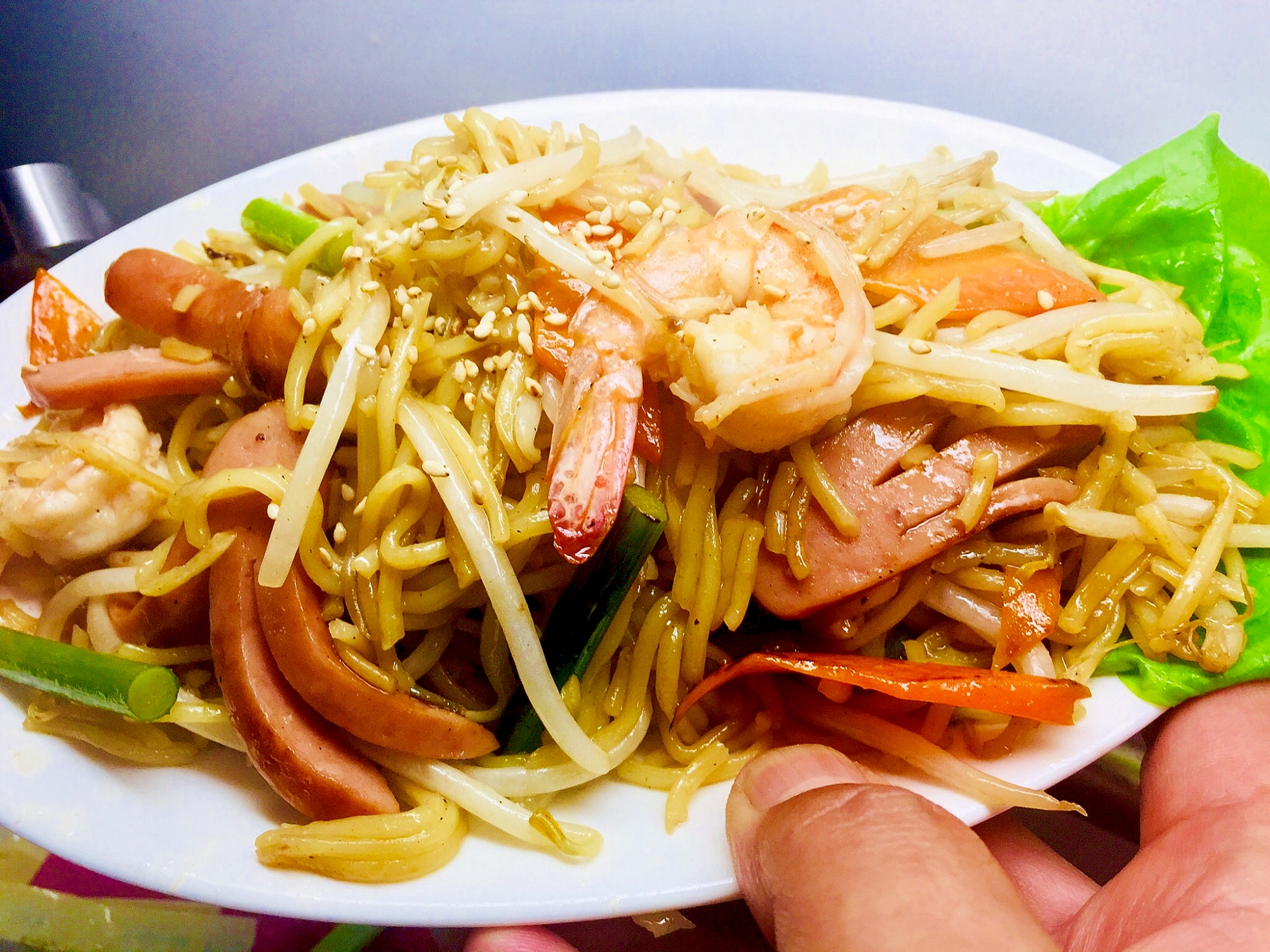 ⭐今日の定食-「アジアン屋台風エビ入り焼きそば」