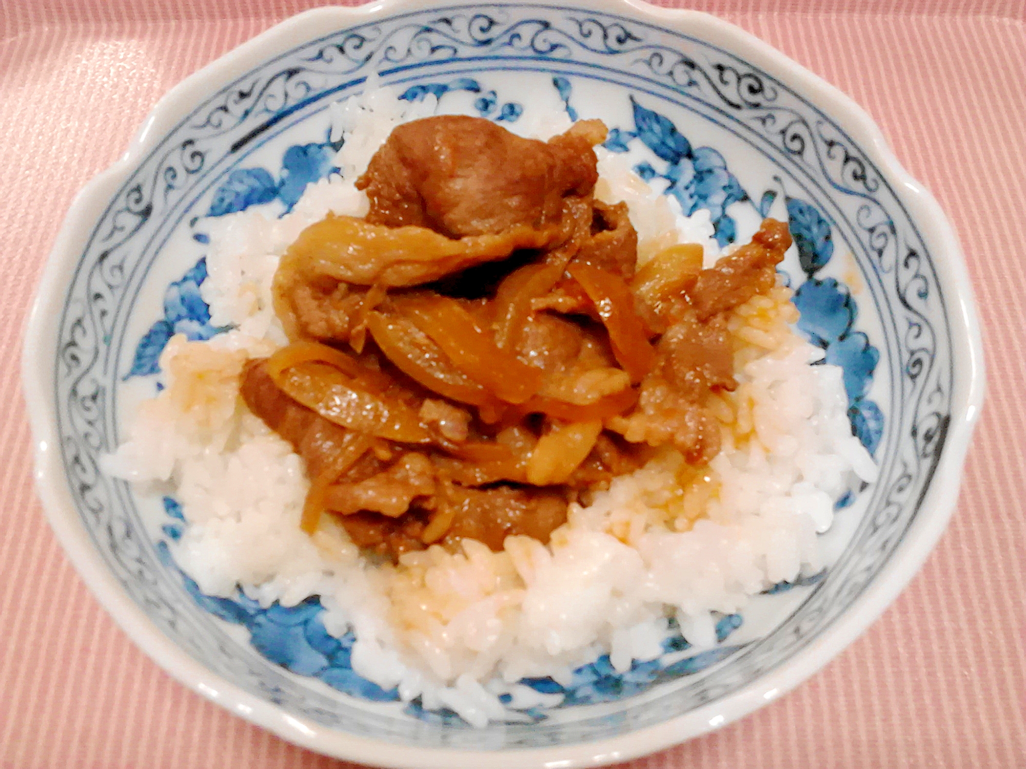 市販のたれで簡単☆ラム肉トマト丼