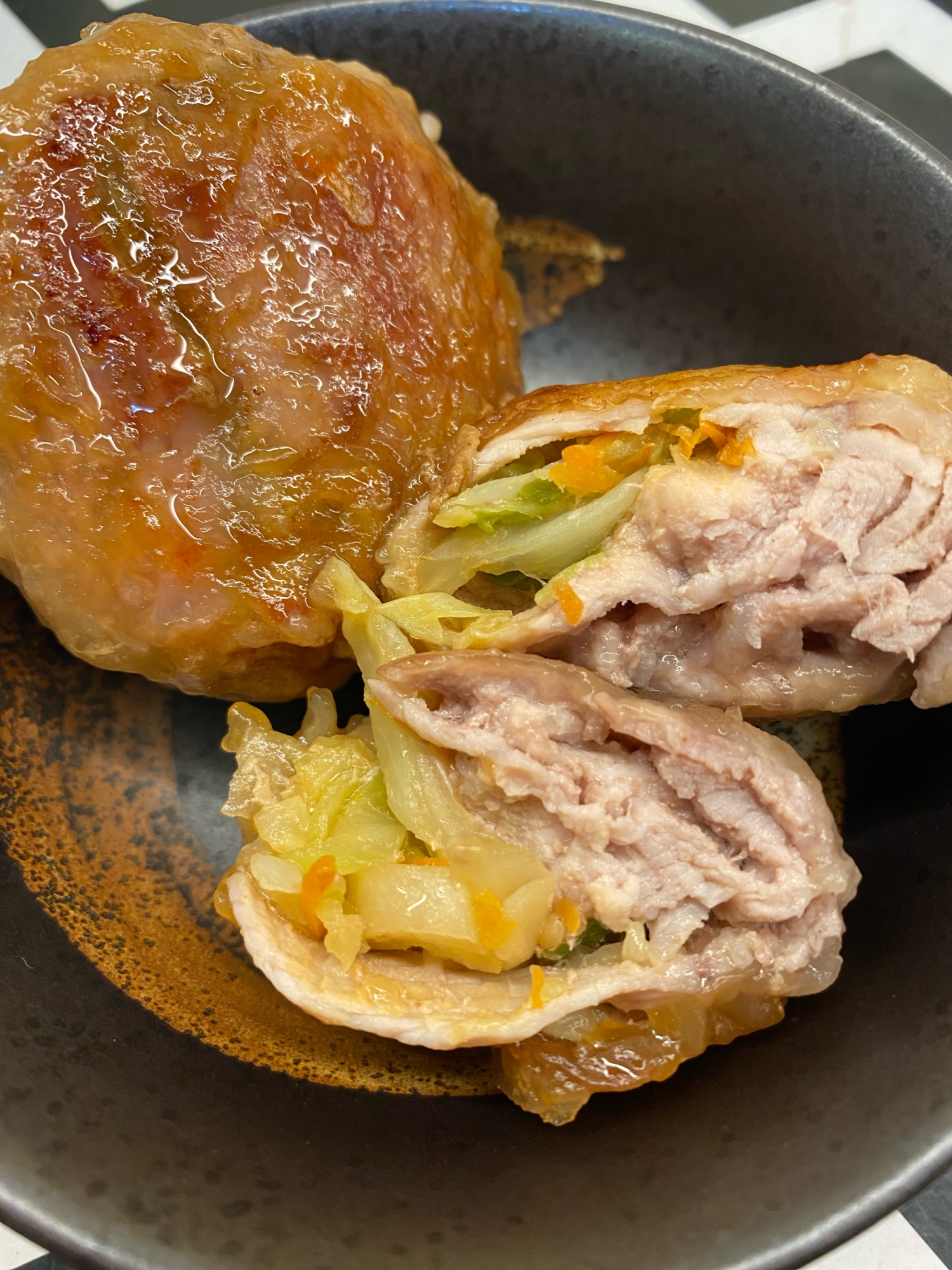 焼き肉のタレとマヨ風味♡キャベツの豚こま包み