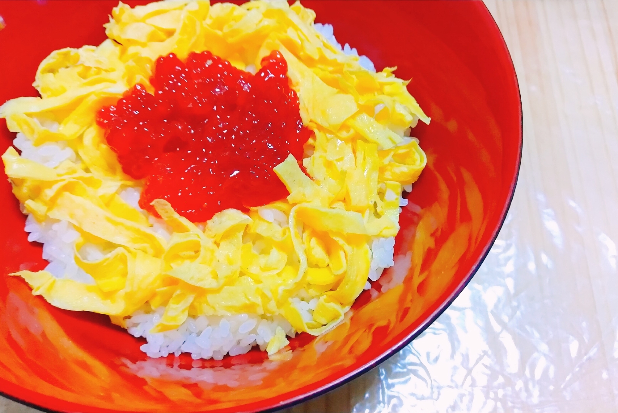 塩すじこと卵の2色丼