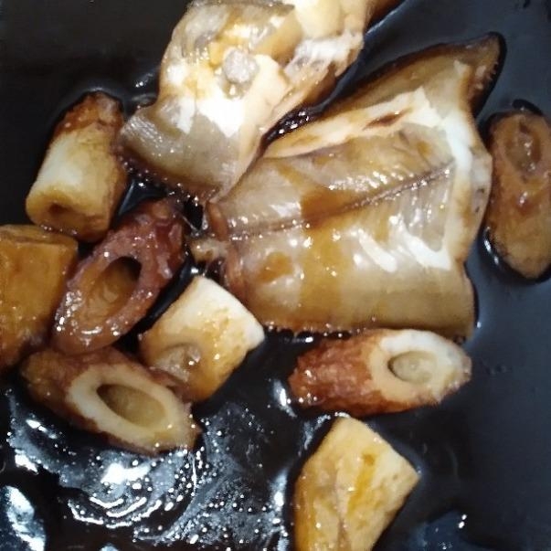 カレイとちくわの生姜醤油煮