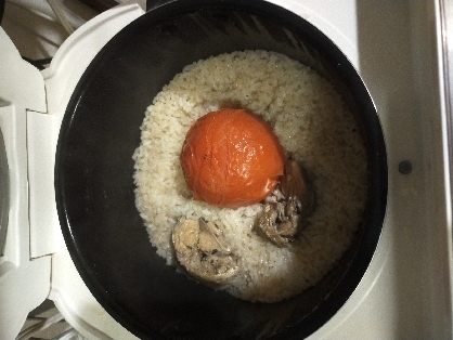 炊飯器で(^^)サバ缶とトマトの炊き込みご飯♪