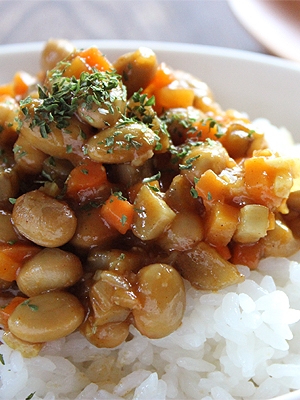 根菜と大豆のドライカレー