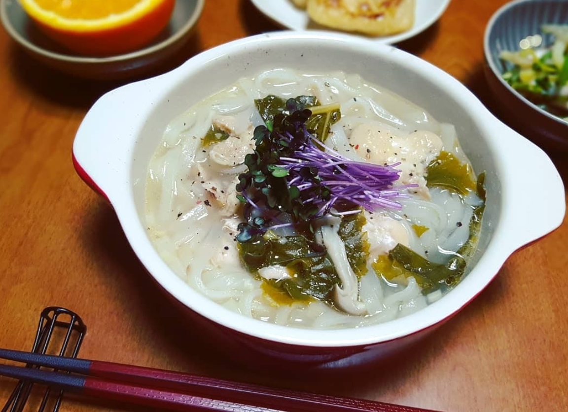 炊飯器で作る  鶏スープのフォー