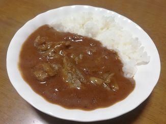 赤ワイン煮込みのビーフカレー